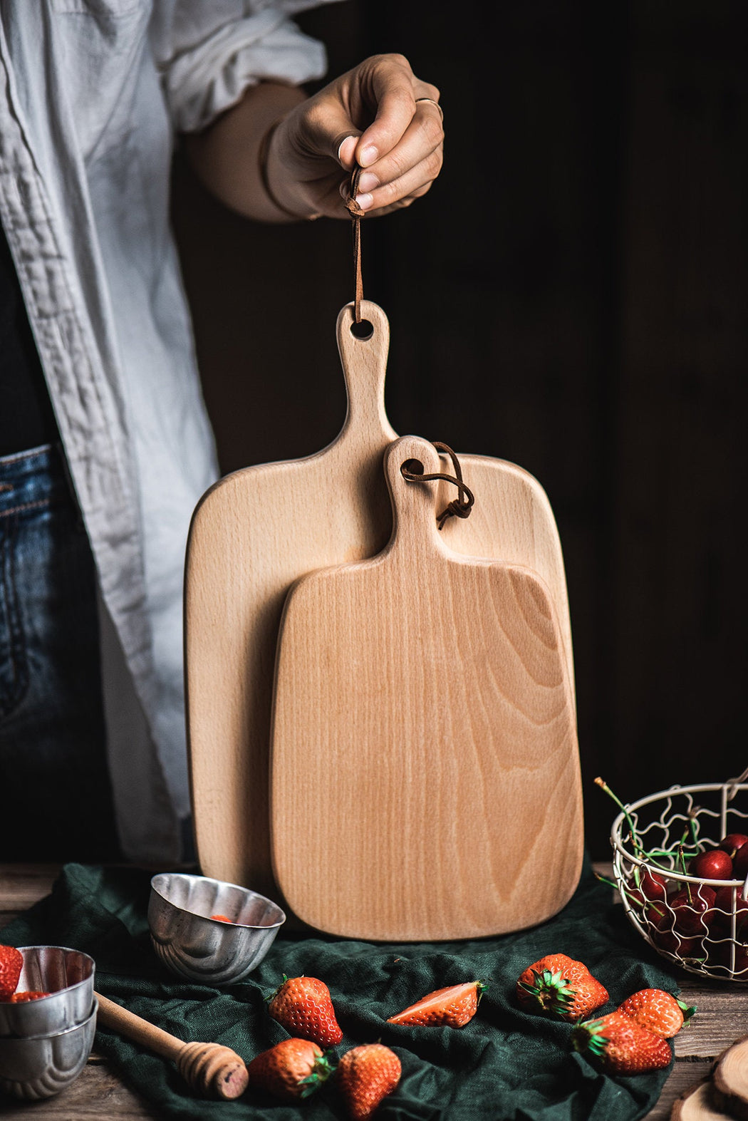 Paddle Cutting Board with Handle and Leather Tie